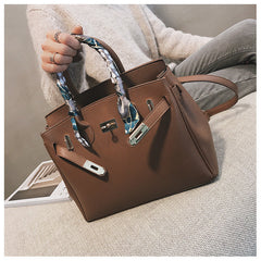 Retro Women's Fashion Pattern Shoulder Bags