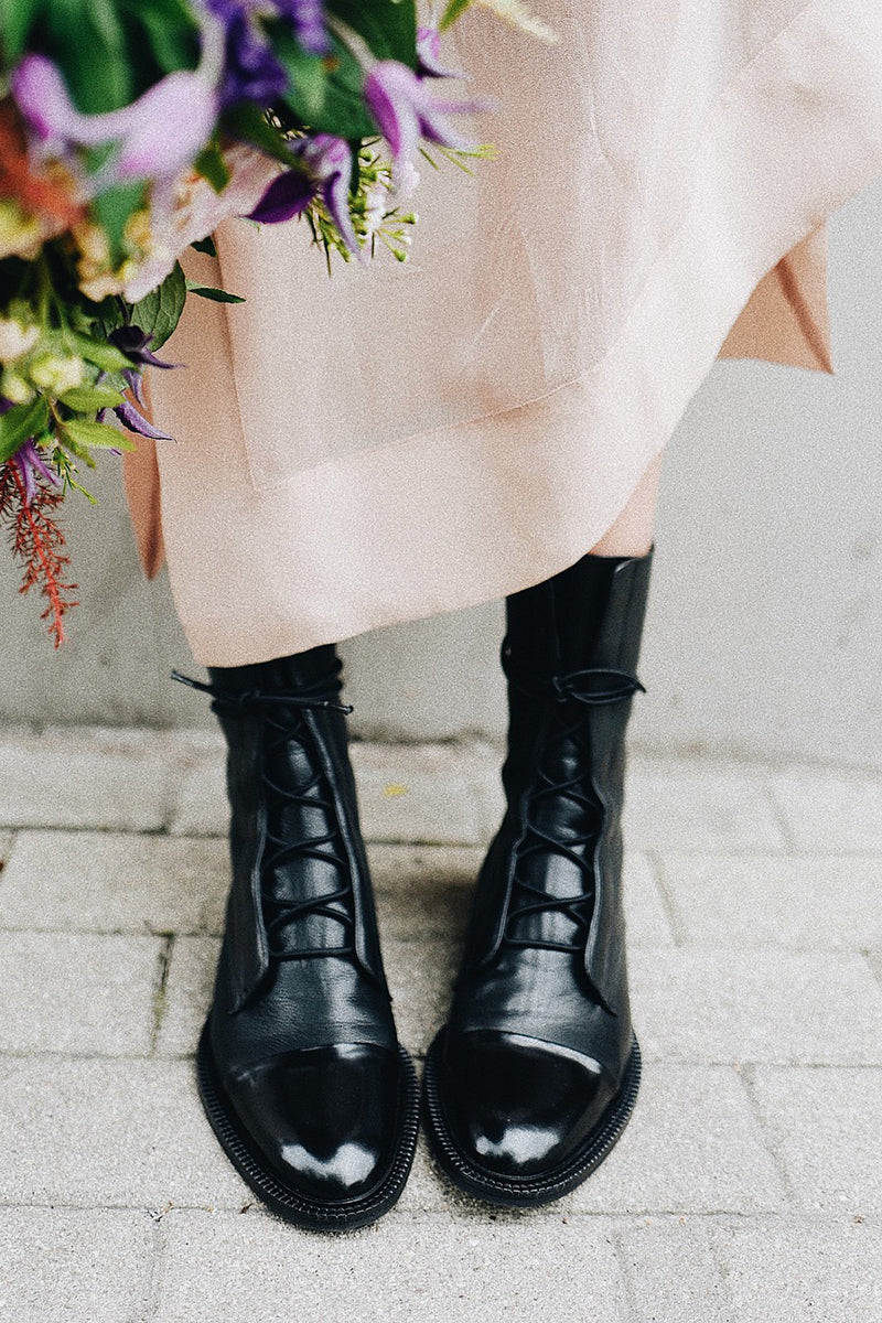 Round Toe Lace Up Martin Boots
