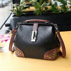 Rivet Women's Retro Twist Shoulder Shoulder Bags