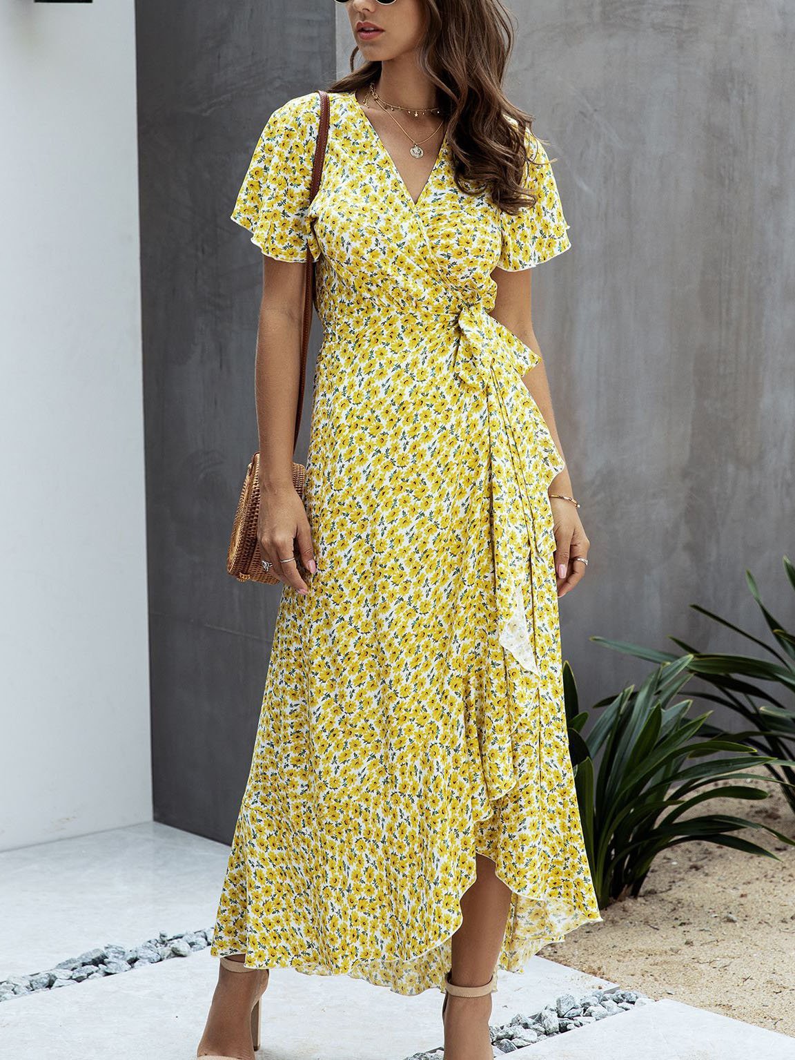 Polka-dot V-neck Ruffled Short-sleeved Princess Dress