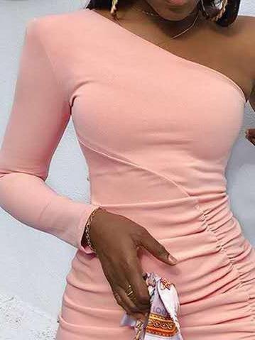Slanted-shoulder Long-sleeved Pleated Bodycon Dress
