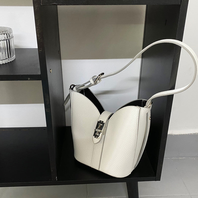 Female Summer Design Pearl Chain Candy Color Shoulder Handbags